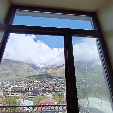 Belas guesthouse Kazbegi Eksteriør billede