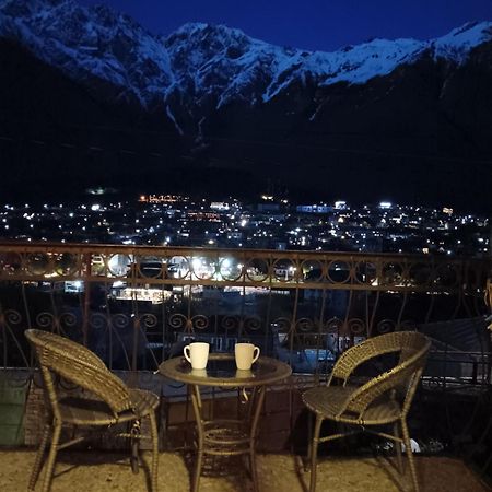 Belas guesthouse Kazbegi Eksteriør billede