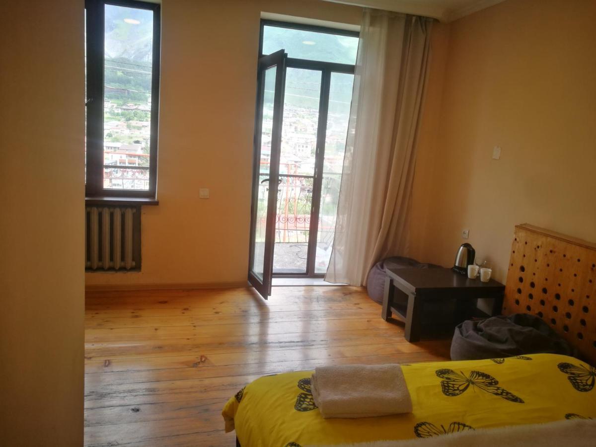 Belas guesthouse Kazbegi Eksteriør billede