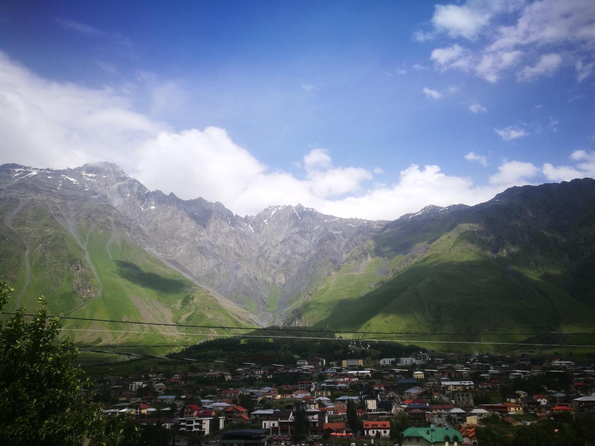 Belas guesthouse Kazbegi Eksteriør billede