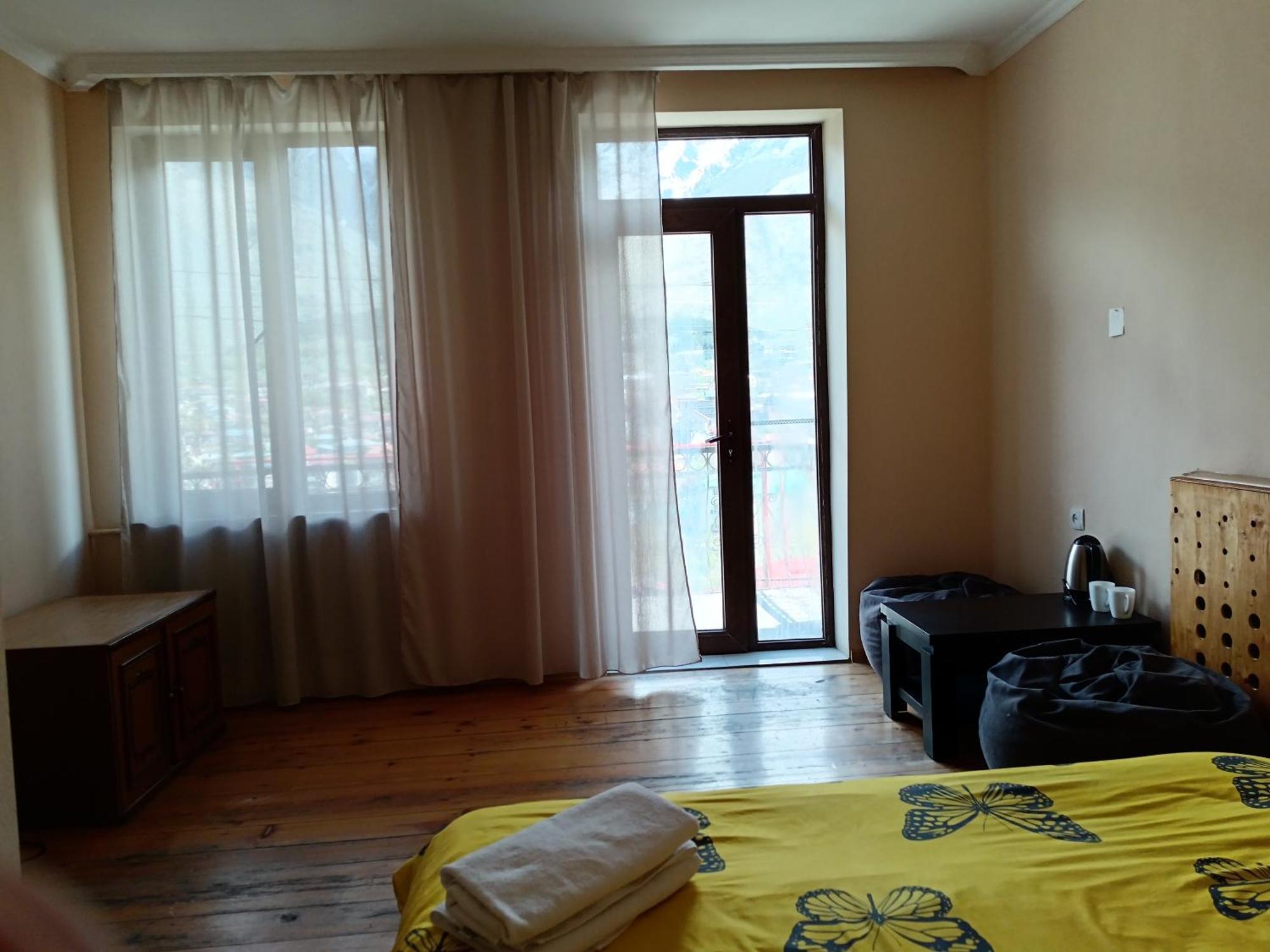 Belas guesthouse Kazbegi Eksteriør billede