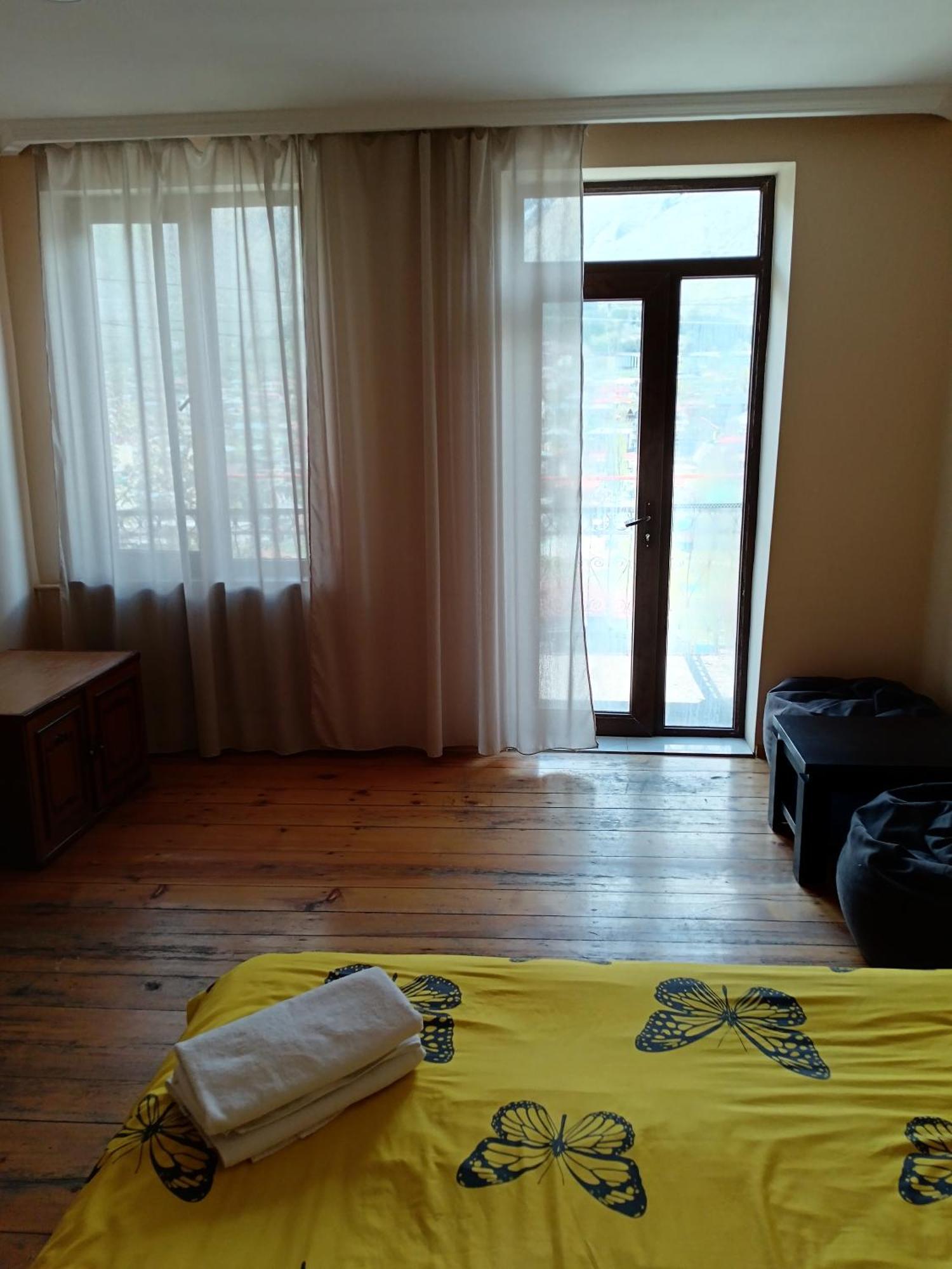 Belas guesthouse Kazbegi Eksteriør billede