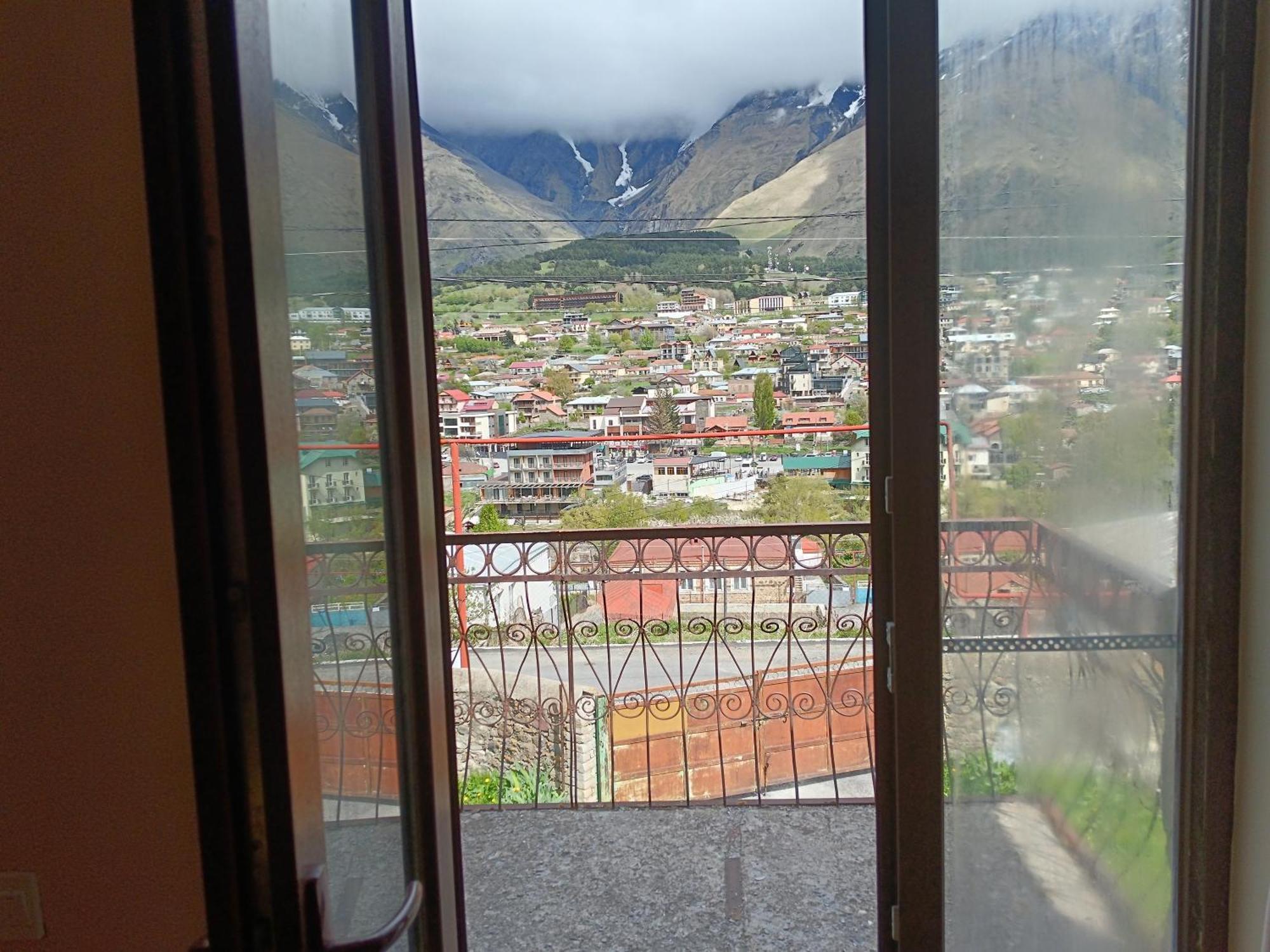Belas guesthouse Kazbegi Værelse billede
