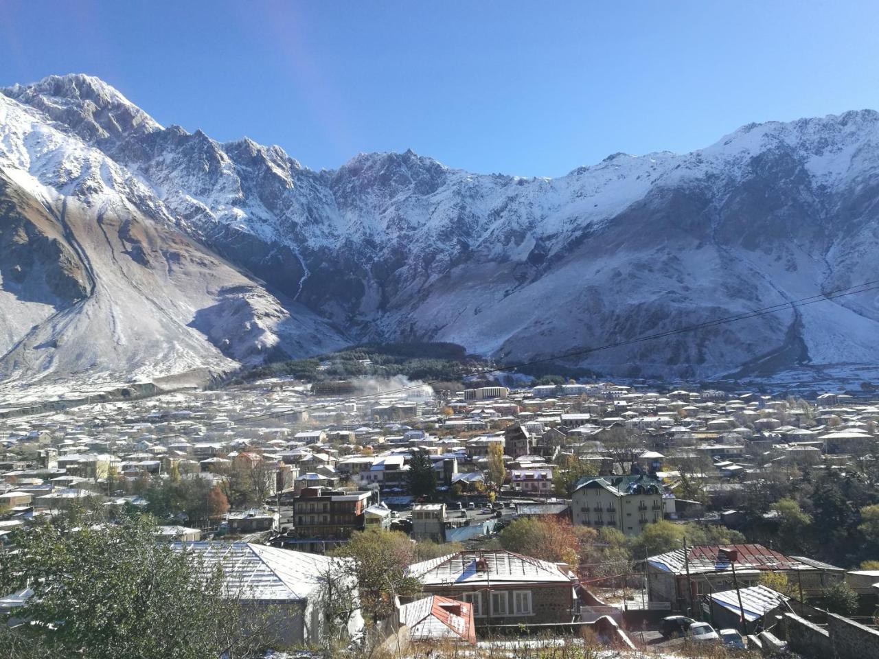 Belas guesthouse Kazbegi Eksteriør billede
